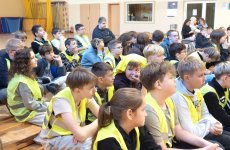 Uczniowie klas IV-VIII Szkoły Podstawowej w Królikowie