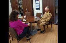 Spotkanie Sylwii Krawczyk, p.o. Okręgowego Inspektora Pracy w Bydgoszczy z Jackiem Antosem, Komendantem Szkoły Podoficerskiej Państwowej Straży Pożarnej w Bydgoszczy