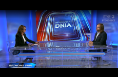 Marcin Stanecki w studiu TVP3 Bydgoszczy podczas 
