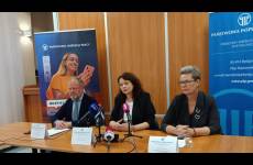 Konferencja prasowa z udziałem kierownictwa Okręgowego Inspektoratu w Bydgoszczy. Od lewej: Grzegorz Meler, Sylwia Krawczyk i Magdalena Araczewska