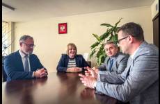 Od lewej: p.o. Zastępcy Okręgowego Inspektora Pracy ds. nadzoru Grzegorz Meler, p.o. Okręgowego Inspektora Pracy Danuta Kalinowska, Zastępca Okręgowego Inspektora Pracy Waldemar Adametz, Wojewoda Kujawsko-Pomorski Michał Sztybel