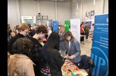 Stoisko Okręgowego Inspektoratu Pracy w Bydgoszcz na Targach Pracy w Golubiu-Dobrzyniu