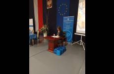 Sylwia Krawczyk, p.o. Okręgowego Inspektoratu Pracy w Bydgoszczy podczas podpisywania Deklaracji