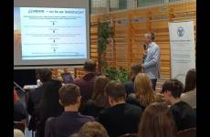 Dariusz Drapiewski, Kierownik Biura Działań Społecznych i Środowiskowych oraz Płatności Bezpośrednich w Agencji Restrukturyzacji i Modernizacji Rolnictwa Oddział Regionalny w Toruniu podczas prelekcji