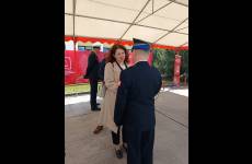 Sylwia Krawczyk, p.o. Okręgowego Inspektora Pracy w Bydgoszczy podczas podziękowań dla st. bryg. dr inż. Jacka Antosa, Komendanta Szkoły Podoficerskiej Państwowej Straży Pożarnej w Bydgoszczy