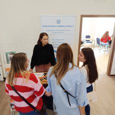 Stoisko Okręgowego Inspektoratu Pracy w Bydgoszczy podczas Targów Pracy i Współpracy dla Osób z Niepełnosprawnościami