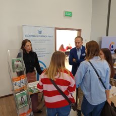 Stoisko Okręgowego Inspektoratu Pracy w Bydgoszczy podczas Targów Pracy i Współpracy dla Osób z Niepełnosprawnościami