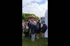 Uczestnicy Pikniku Edukacyjnego na Śluzie Okole