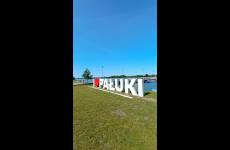 Napis Pałuki nad akwenem