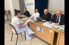 Uczestnik Konkursu Wiedzy o Zasadach BHP „Bezpiecznie od startu” w trakcie części ustnej