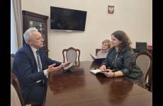 Sylwia Krawczyk, p.o. Okręgowego Inspektora Pracy w Bydgoszczy z Grzegorzem Piątkiem, Wójtem Gminy Inowrocław podczas spotkania