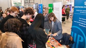 Relacja z Targów Pracy i Edukacji w Golubiu-Dobrzyniu - PIP wspiera przyszłych pracowników